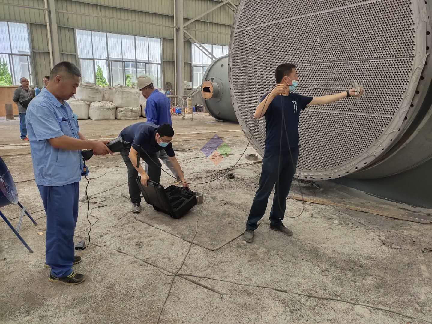 泉州石化二期乙烯項目超大管束內防腐完工